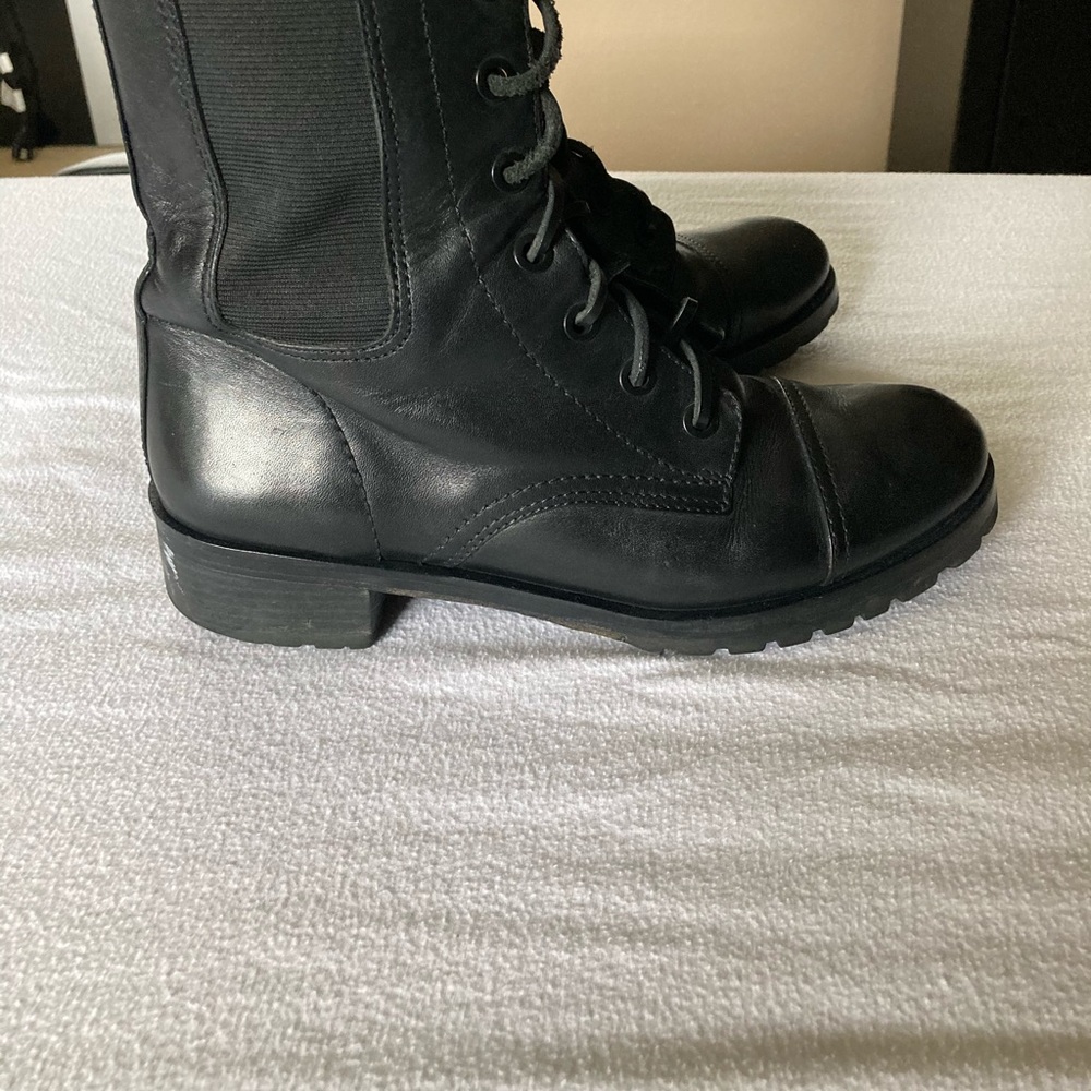 Authetic Tory Burch Broome combat boots 9.5
